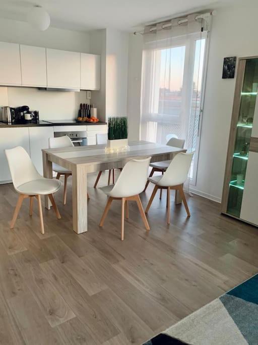 Pourquoi Notre T3 Avec Parking Est Pour Vous ? Apartment Lille Exterior foto